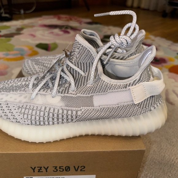 YZE 350 V2 Boost by Adidas 7.5 - Picture 8 of 15
